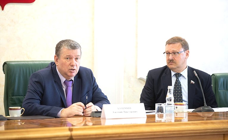 «Круглый стол» на тему «О совершенствовании механизмов защиты прав и законных интересов российских соотечественников, проживающих за рубежом»